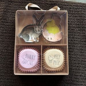 NWT Rae Dunn Easter Cookie Cutters & Cupcake Papers